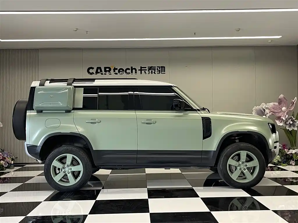 Land Rover Defender 2023 — фото 7