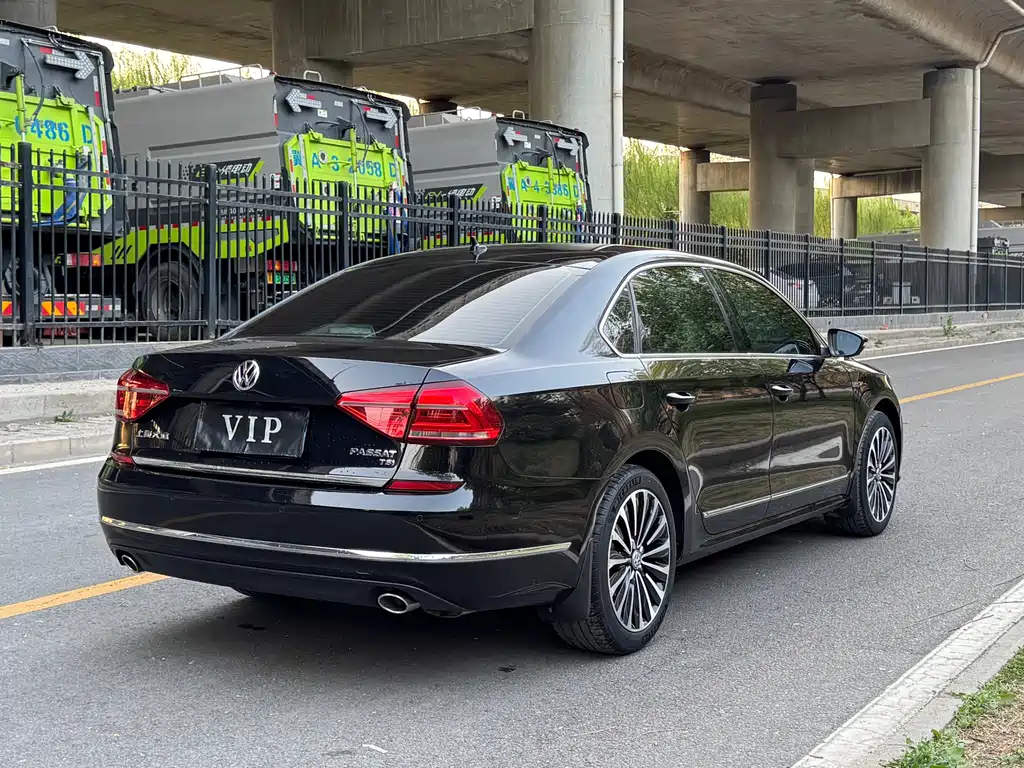 Volkswagen Passat 2016 — фото 26