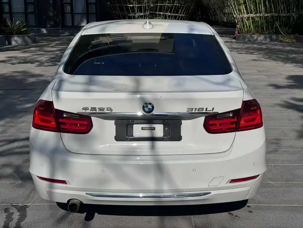 BMW 3 Series 2015 — фото 8
