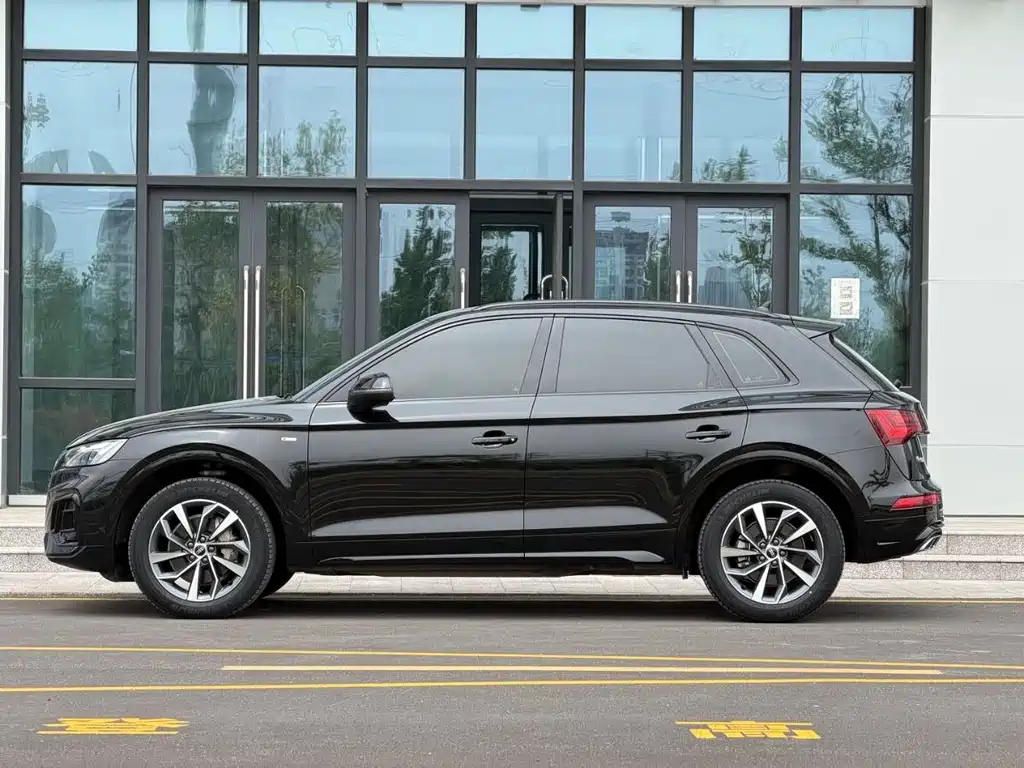 Audi Q5L 2023