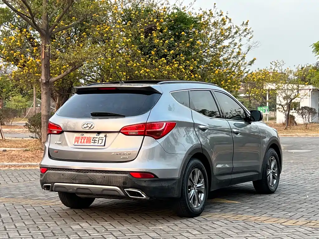 Hyundai Santa Fe 2015 — фото 7