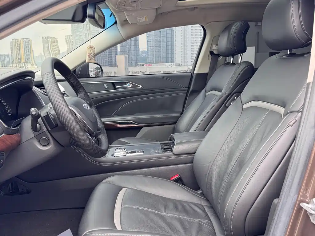 Ford Taurus 2018 — фото 13