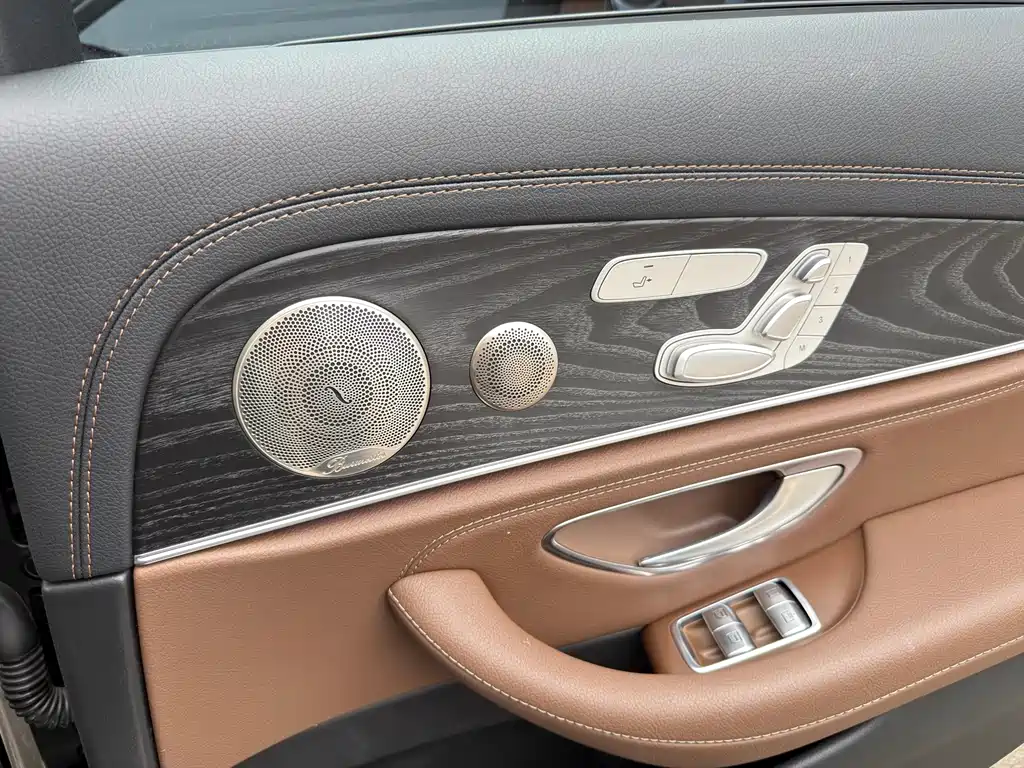 Mercedes-Benz E-Class 2022 — фото 13
