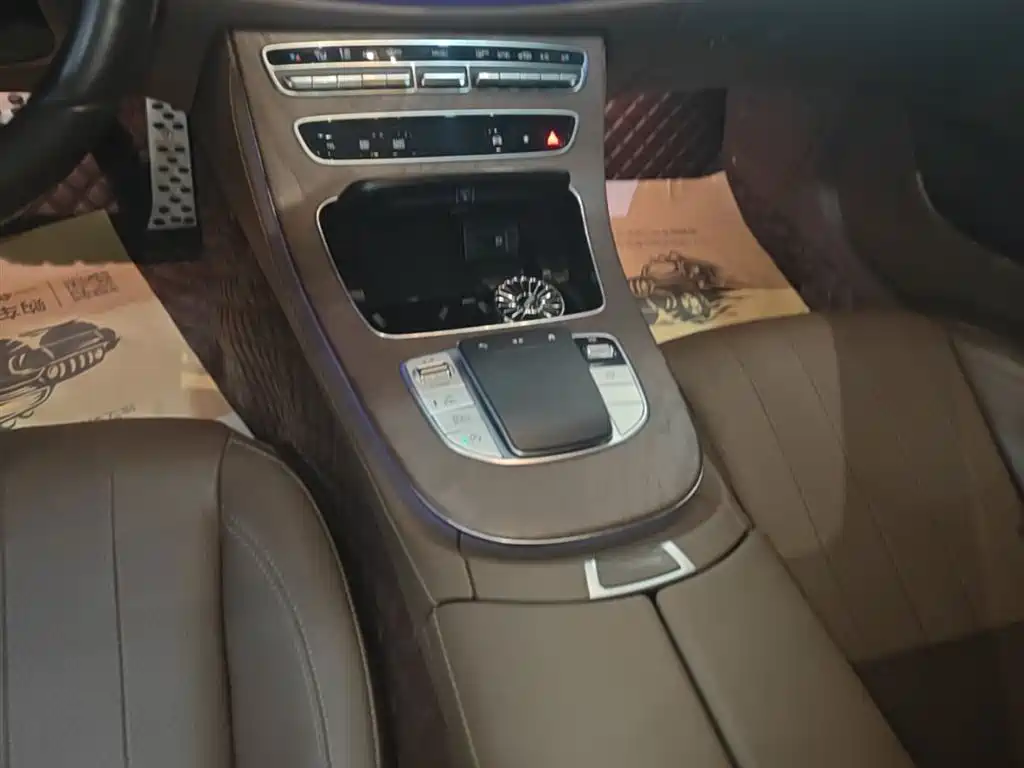 Mercedes-Benz E-Class 2023 — фото 14