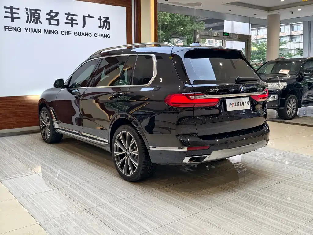 BMW X7 2021 — фото 29