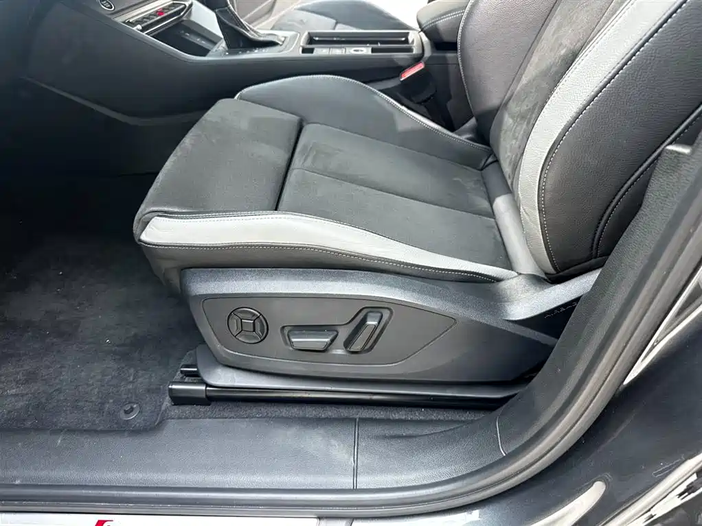 Audi Q3 2022 — фото 13