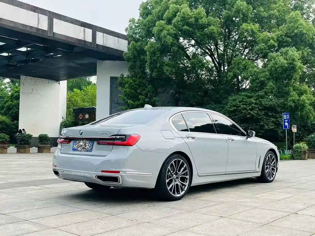 BMW 7 Series 2015 — фото 7