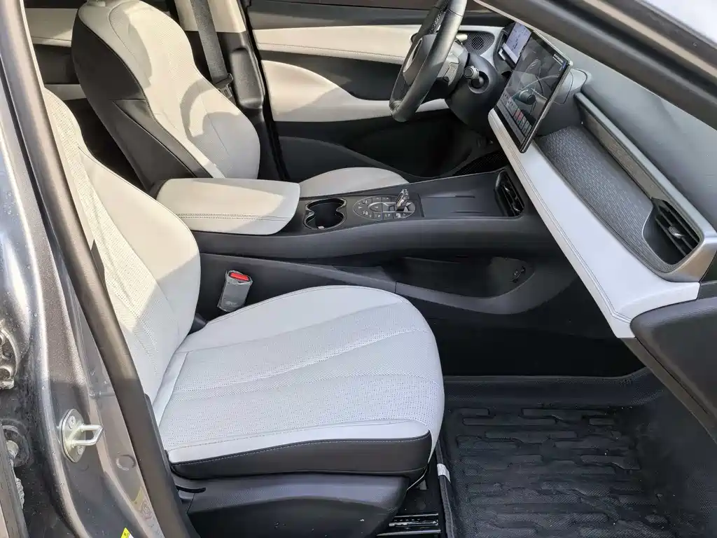 BYD Seal 05 DM-i 2025 — фото 4
