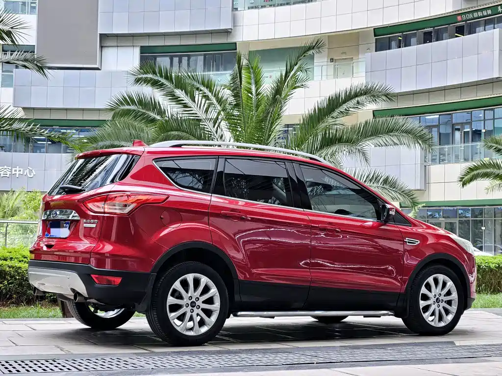 Ford Kuga 2013 — фото 9