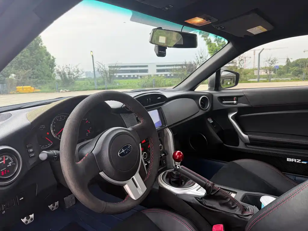 Subaru BRZ 2016 — фото 10
