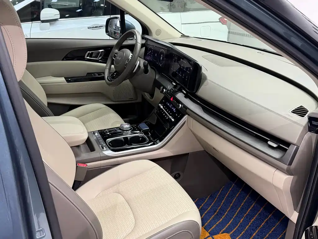 Kia Carnival 2022 — фото 26