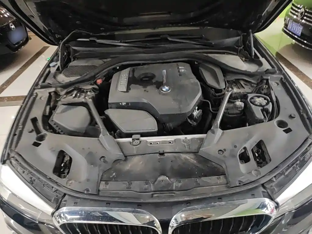 BMW 5 Series 2017 — фото 20