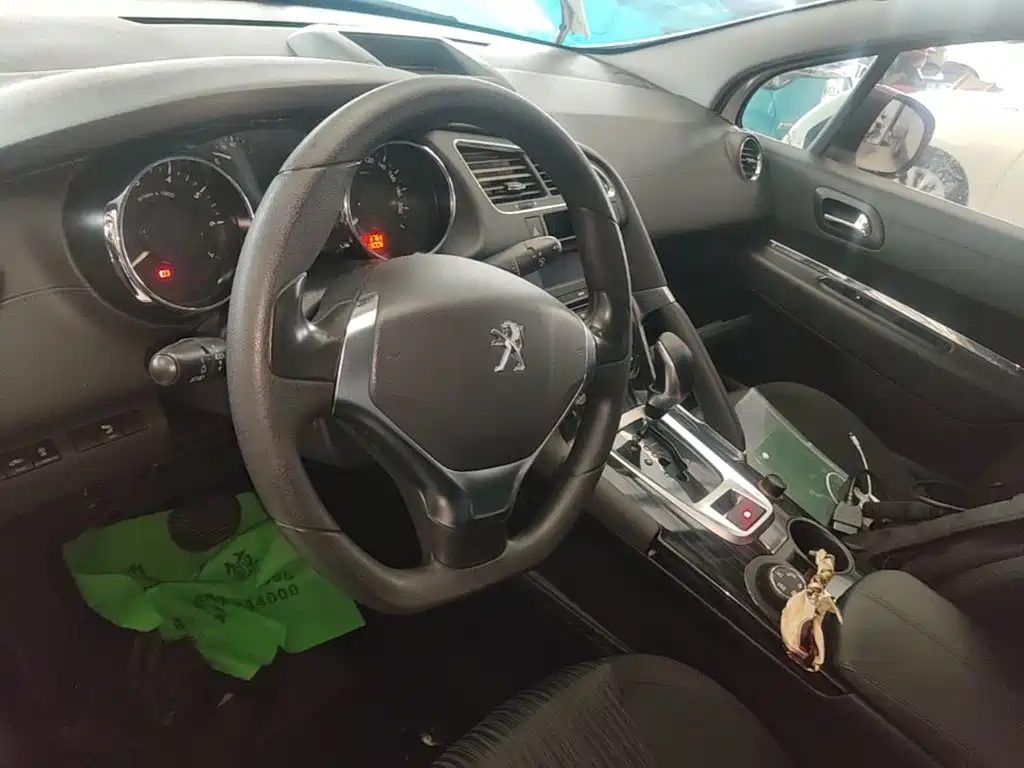 Peugeot 3008 2015 — фото 11