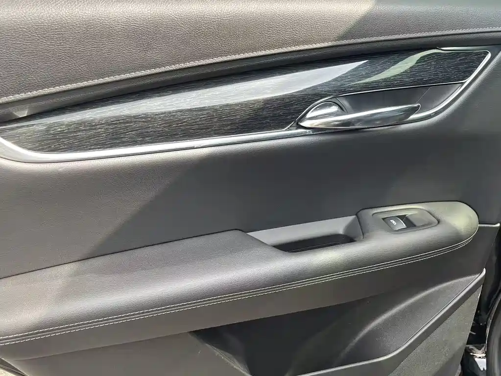 Cadillac XT5 2020 — фото 10