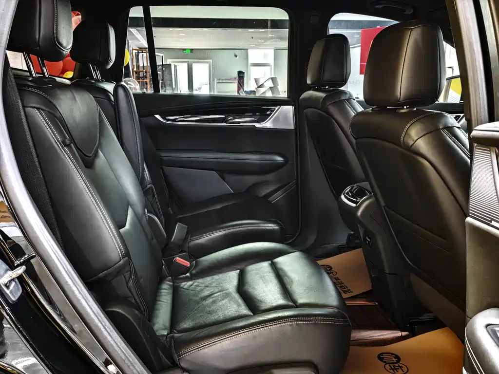 Cadillac XT6 2020 — фото 11
