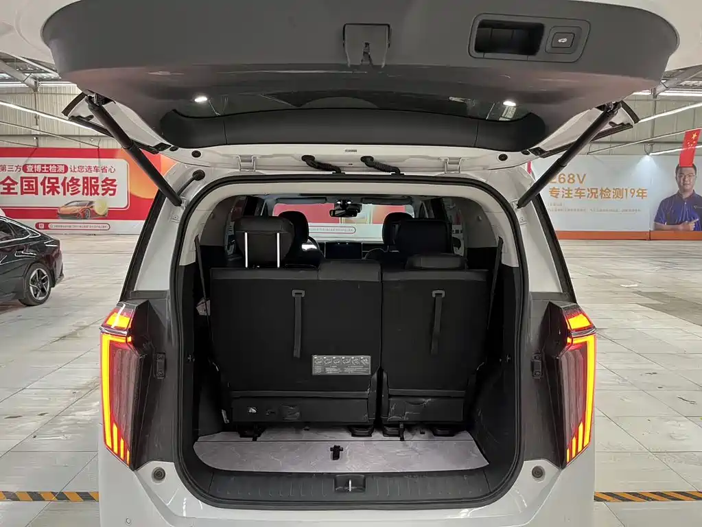 GAC Motor Trumpchi M8 2024 — фото 14