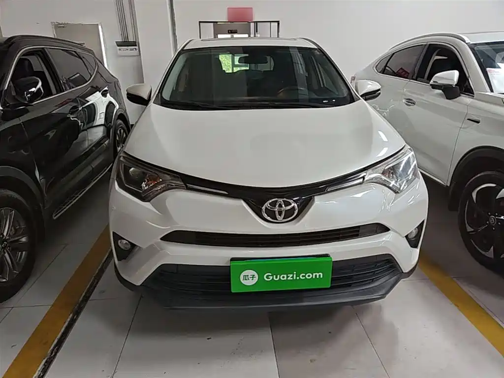 Toyota RAV4 2019 — фото 3