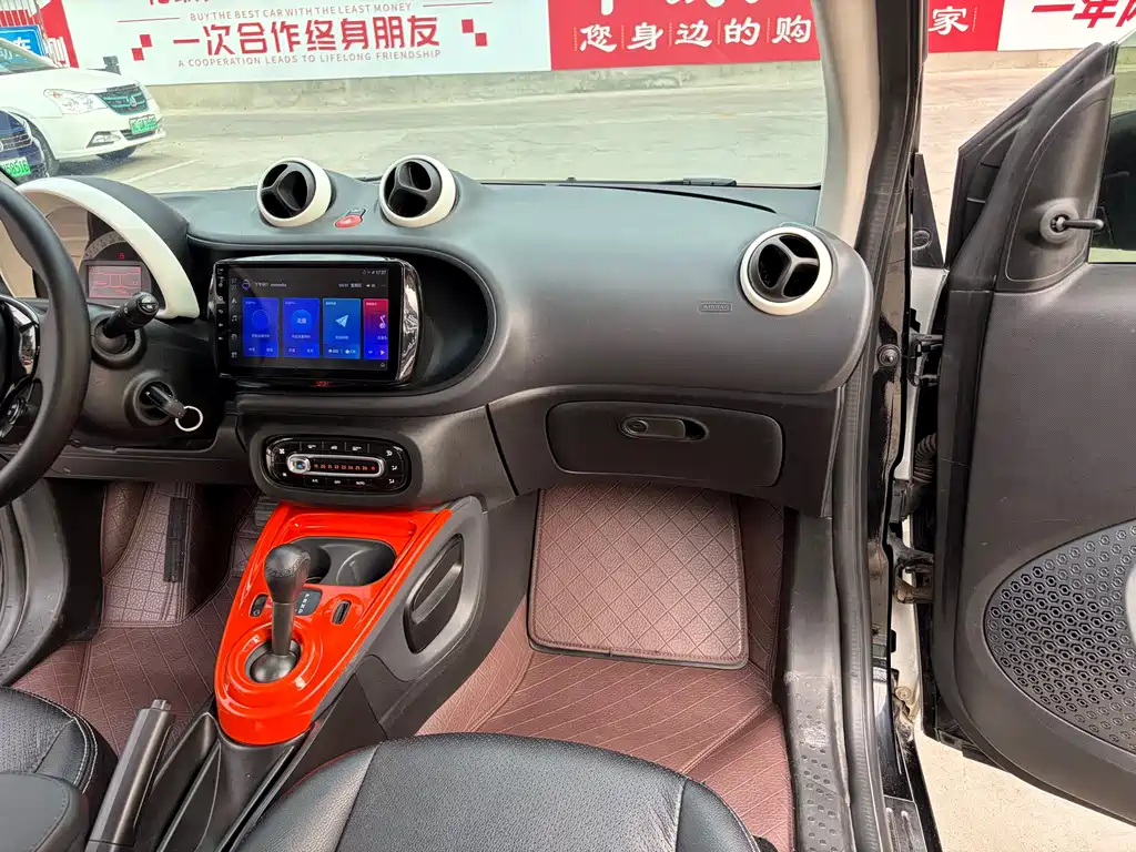 smart Fortwo 2016 — фото 11