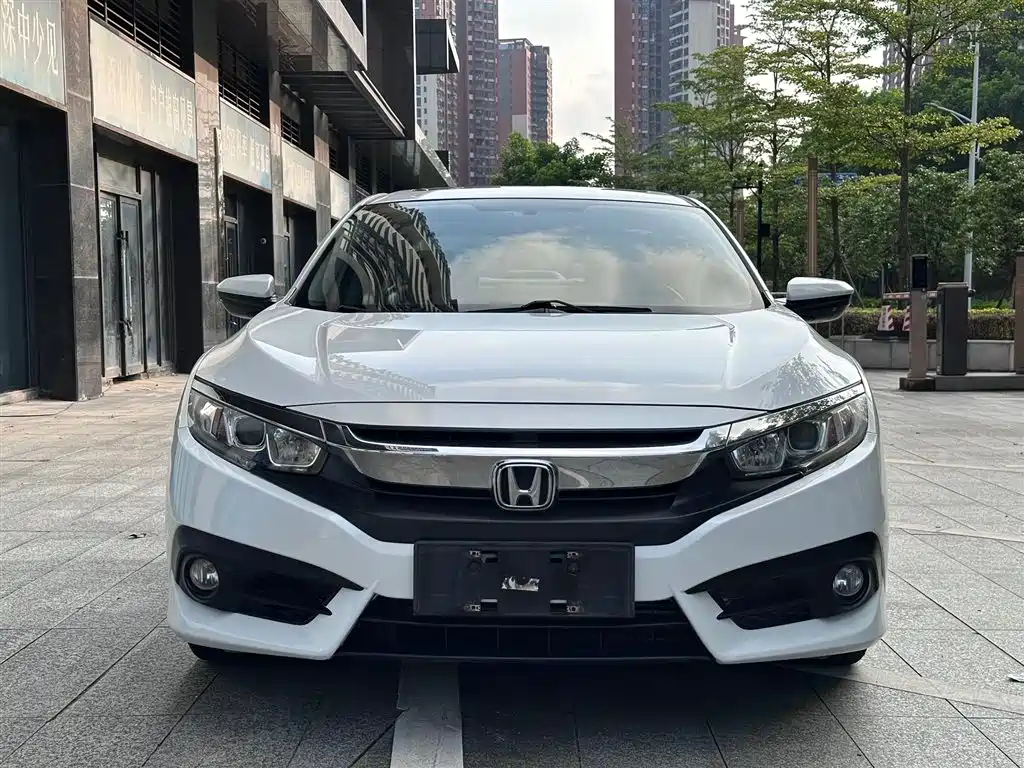 Honda Civic 2018 — фото 2