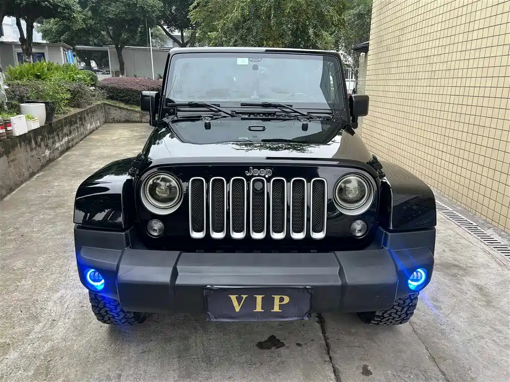 Jeep Wrangler 2017 — фото 2