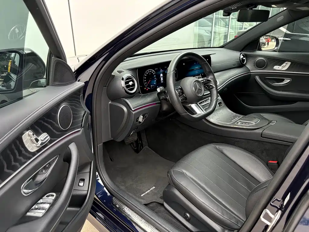 Mercedes-Benz E-Class 2022