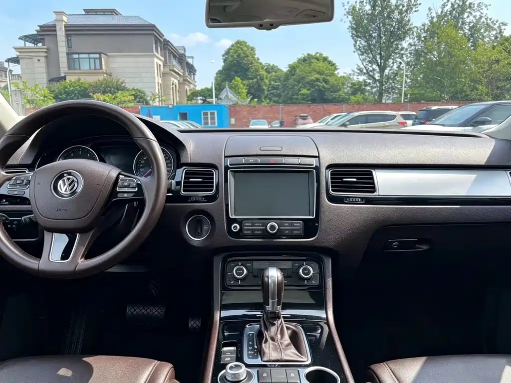 Volkswagen Touareg 2016 — фото 10