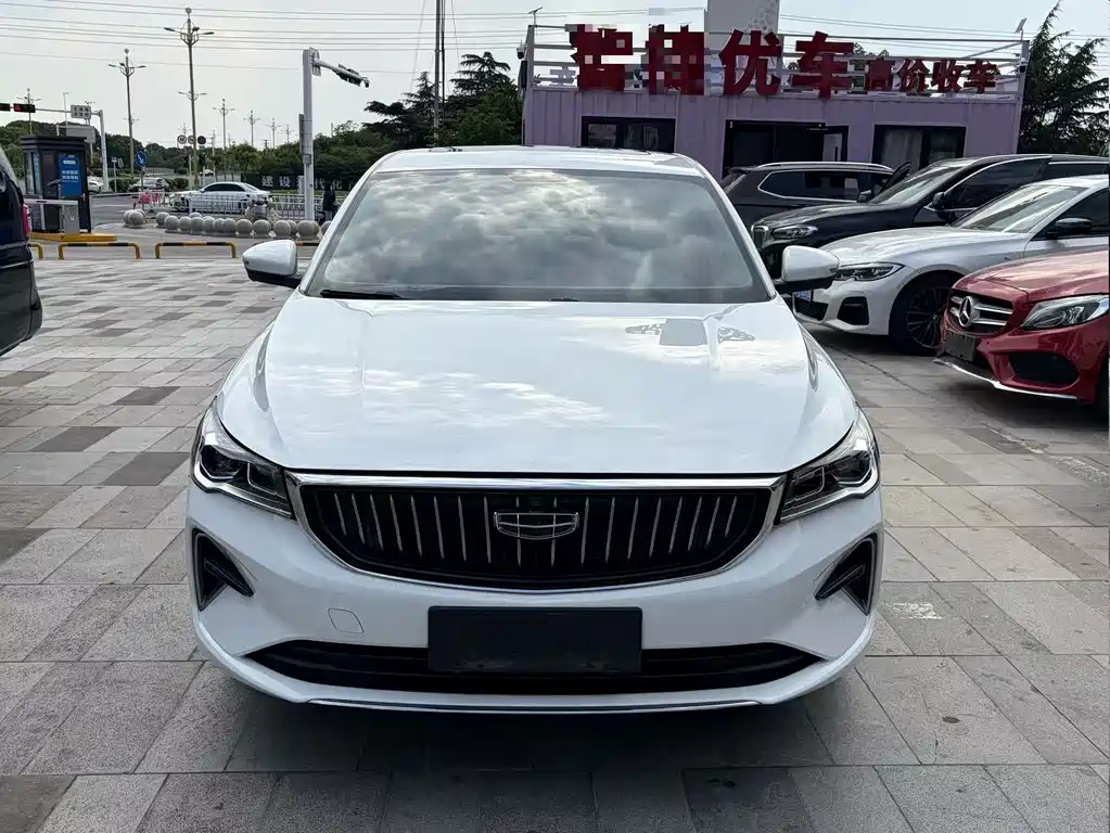 Geely Emgrand 2022 — фото 2