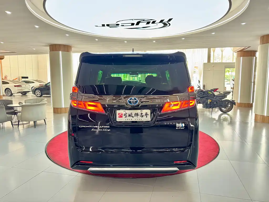 Toyota Vellfire 2023 — фото 6