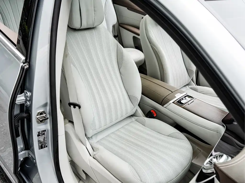 Mercedes-Benz EQS SUV 2023 — фото 18