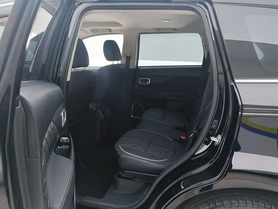 Mitsubishi Outlander 2021 — фото 11