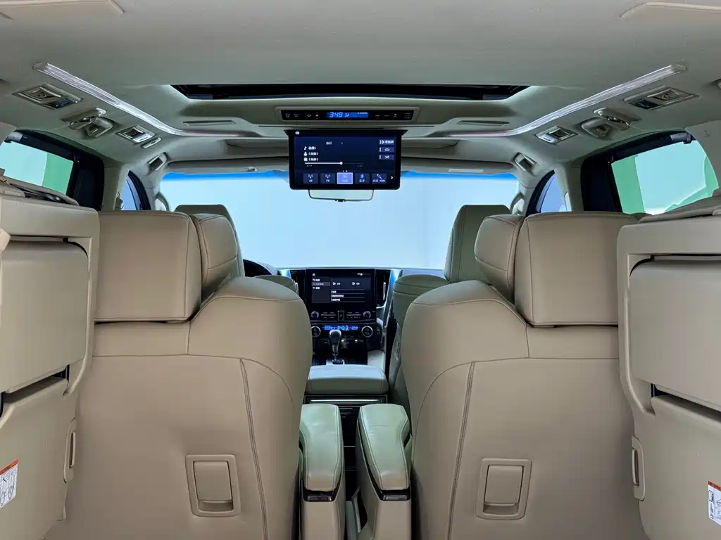 Toyota Alphard 2020 — фото 11