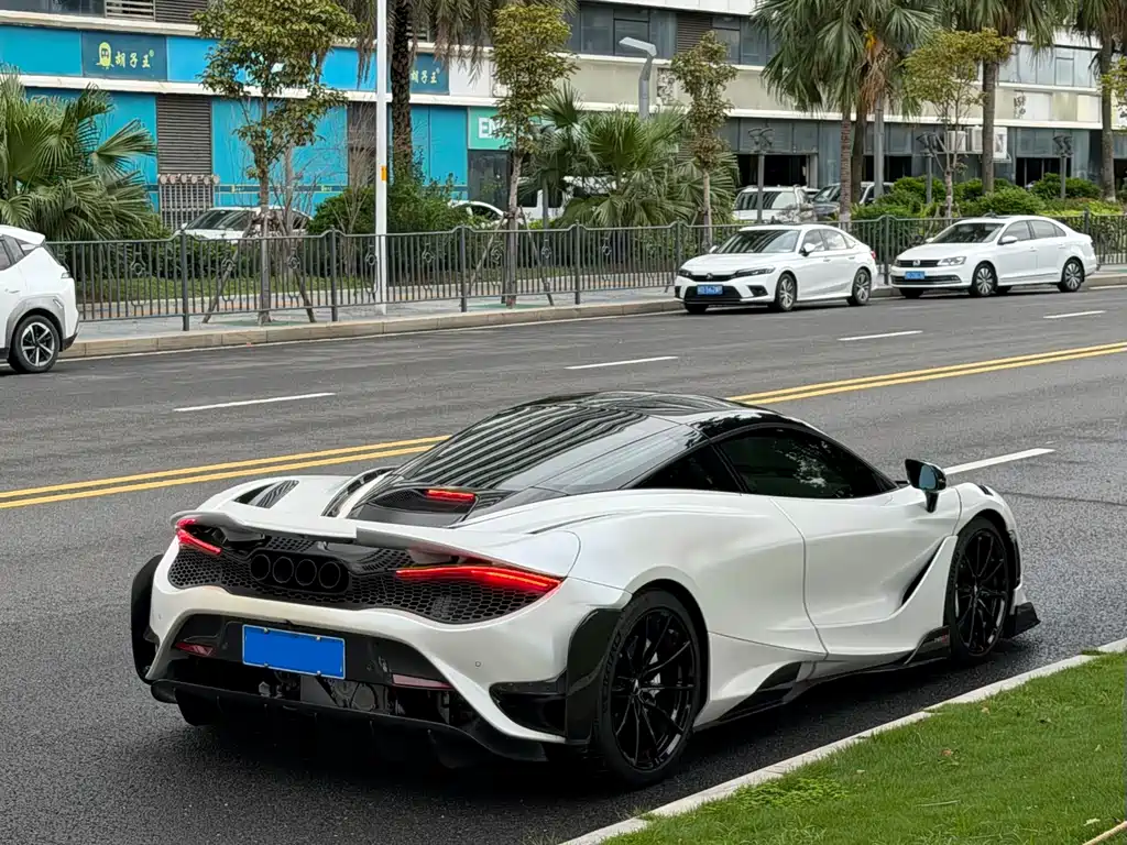 McLaren 720S 2019 — фото 9