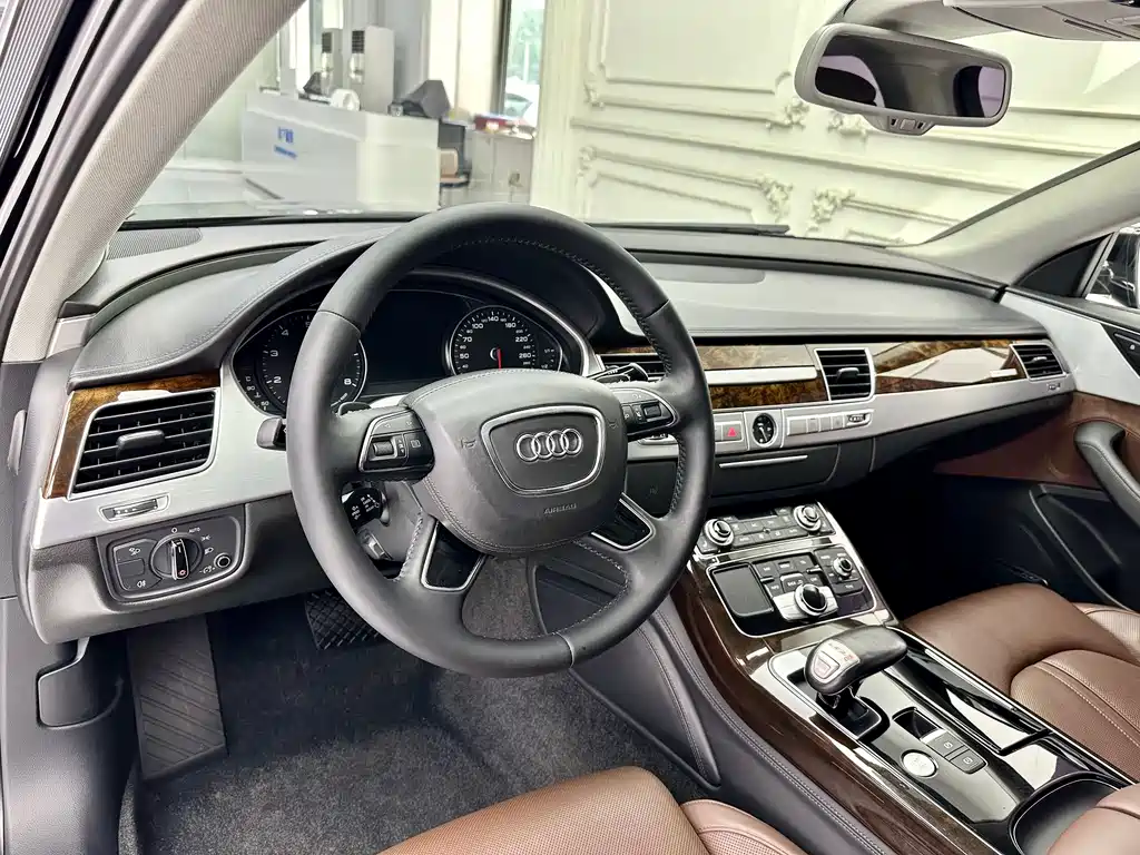 Audi A8 2016 — фото 5