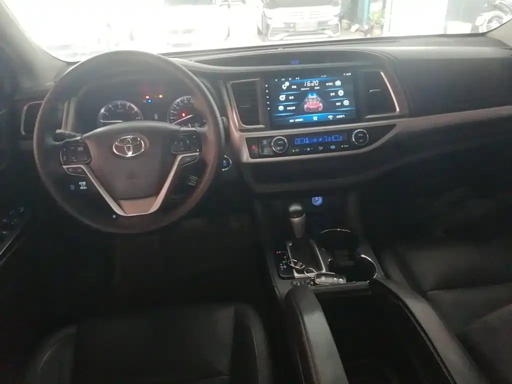 Toyota Highlander 2016 — фото 10