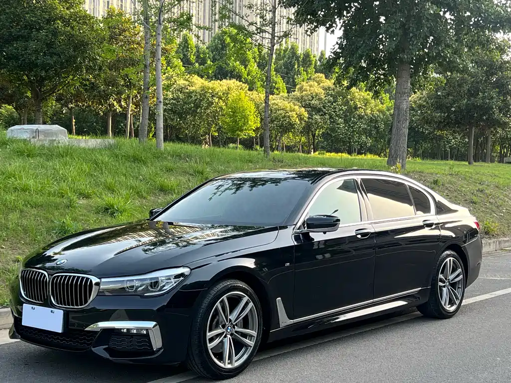 BMW 7 Series 2018 — фото 1