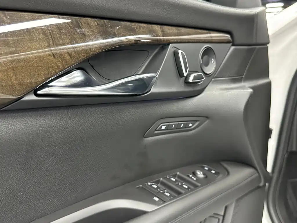 Cadillac CT6 2016 — фото 15