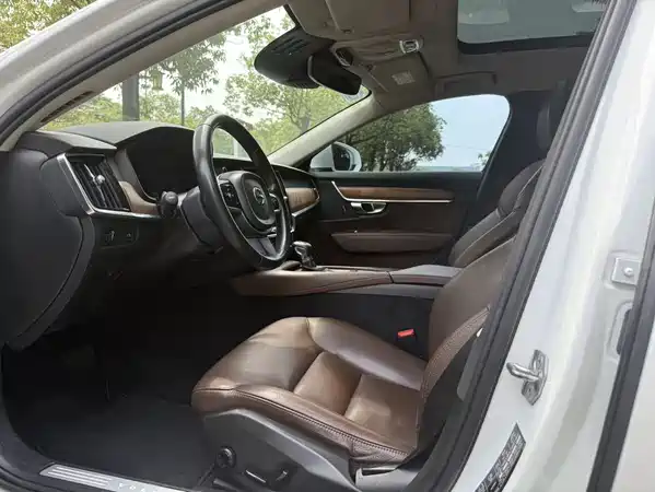 Volvo S90 2019