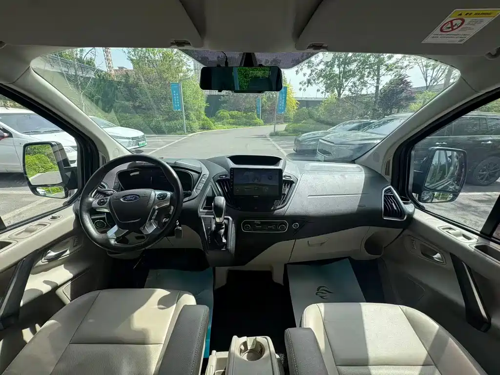 Ford Tourneo 2020 — фото 10