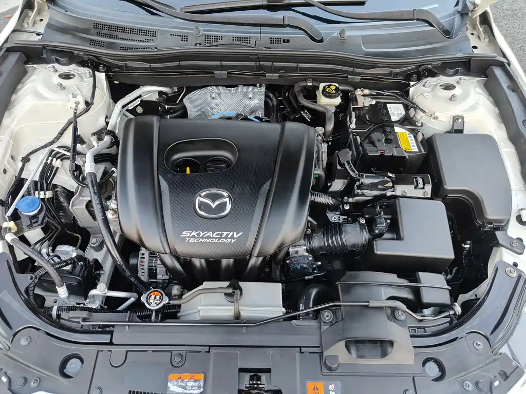 Mazda 3 Axela 2017 — фото 18
