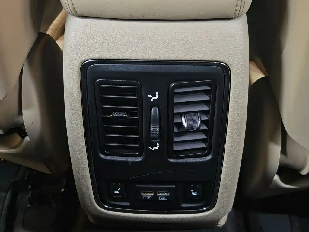 Jeep Grand Cherokee 2019 — фото 15
