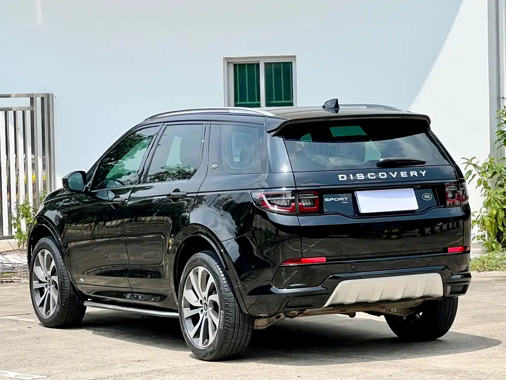 Land Rover Discovery Sport 2023 — фото 17