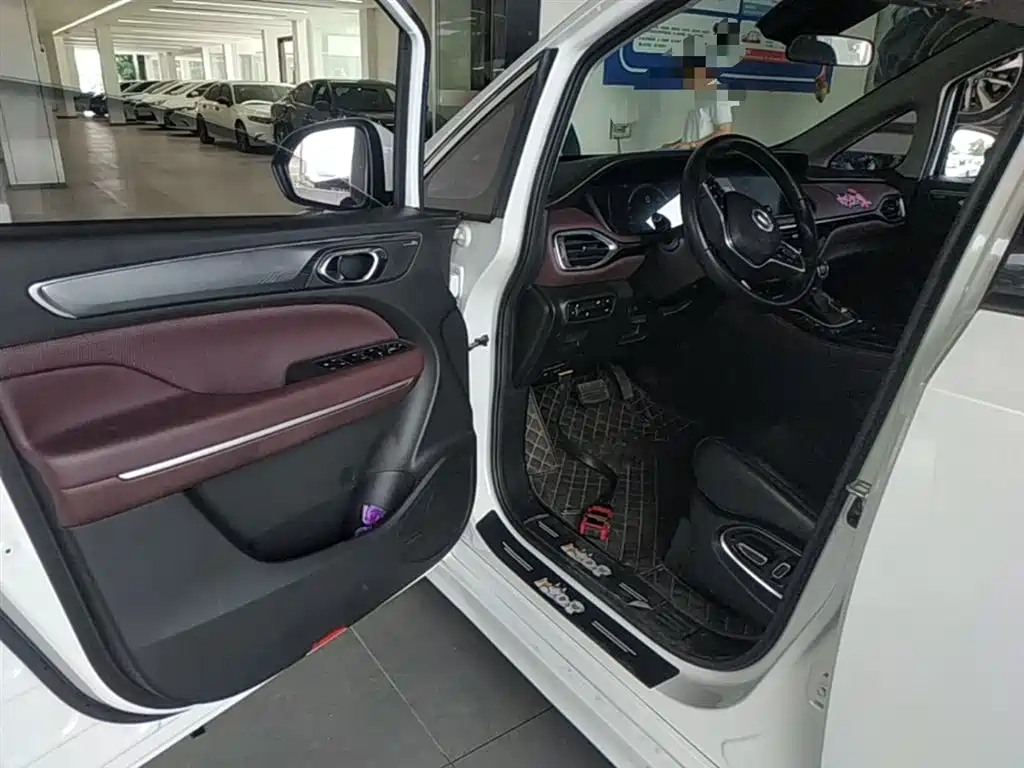 GAC Motor Trumpchi M6 2023 — фото 16