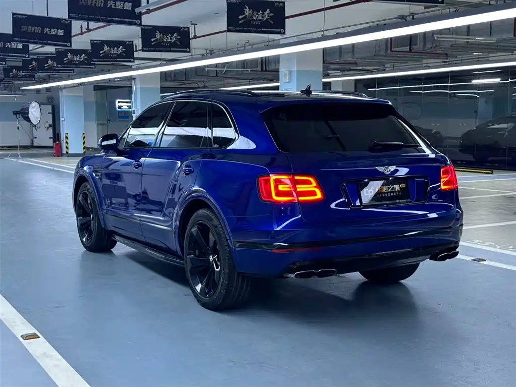 Bentley Bentayga 2019 — фото 5
