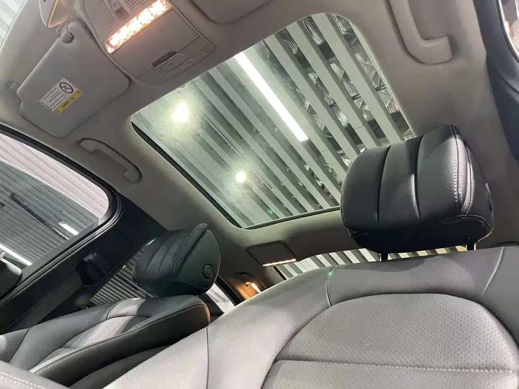 Mercedes-Benz C-Class 2019 — фото 19
