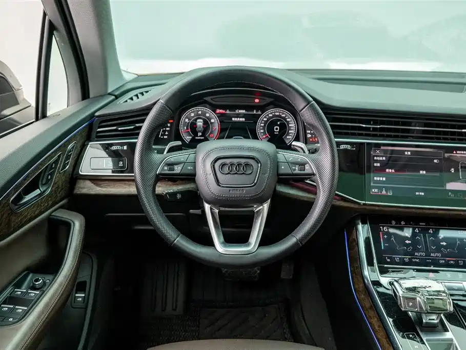 Audi Q7 2021 — фото 20