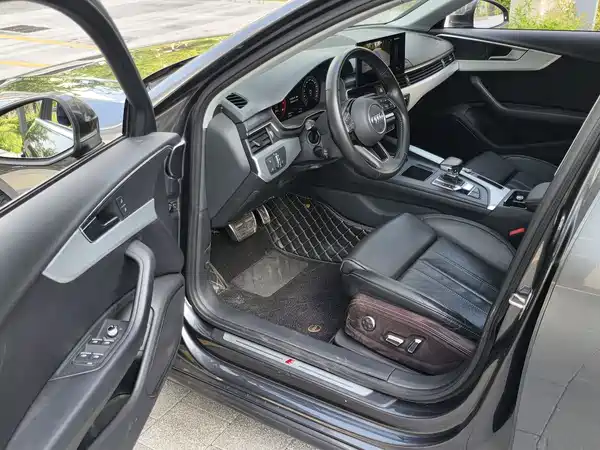 Audi A4L 2020