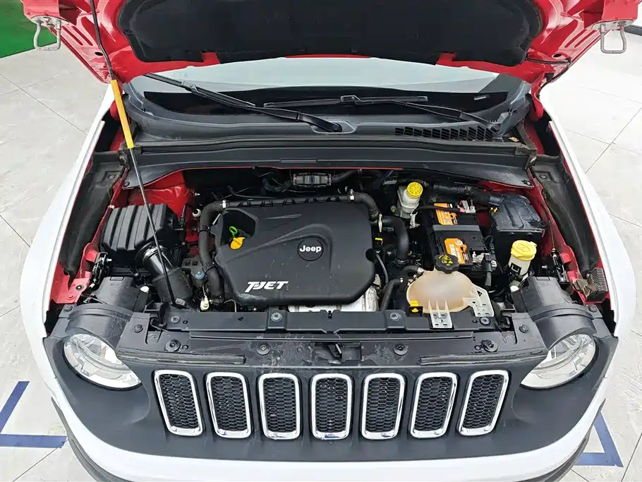 Jeep Renegade 2018 — фото 10