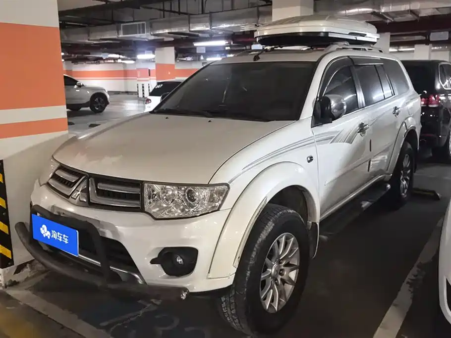 Mitsubishi Pajero Sport 2016 — фото 1
