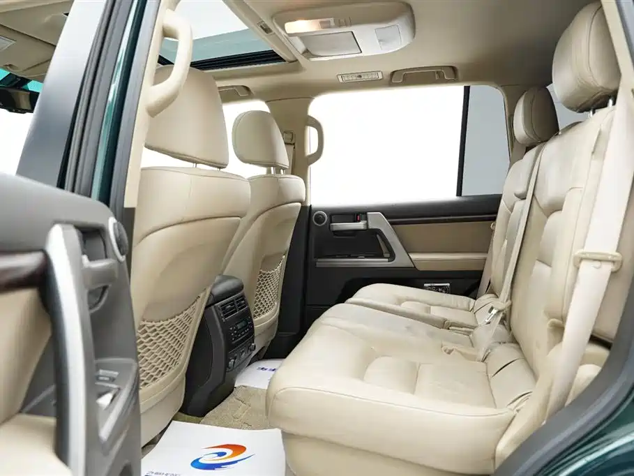 Toyota Land Cruiser 2010 — фото 12