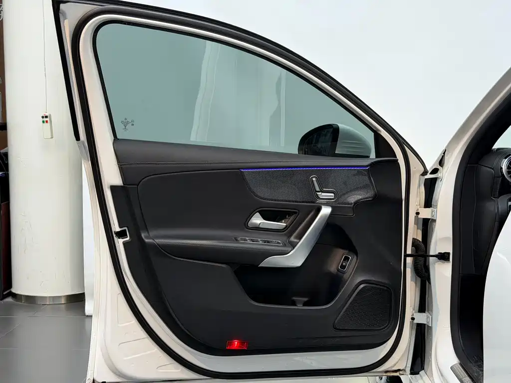 Mercedes-Benz A-Class 2021 — фото 5